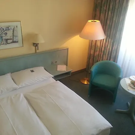 斯图加特祖福豪森美居酒店 3*